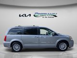 Used 2015 Chrysler Town & Country Touring-L image 5