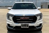 Used 2024 GMC Terrain SLE image 2