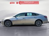 Used 2017 Toyota Avalon XLE image 2