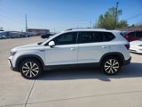 Used 2022 Volkswagen Taos SE image 2