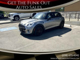 Used 2018 MINI Cooper 4-Door Hardtop image 2
