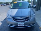 Used 2014 Chrysler Town & Country Touring-L image 2
