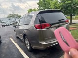 Used 2017 Chrysler Pacifica Touring-L Plus w/ Advanced Safetytec Group image 5