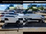 Used 2023 Chevrolet Traverse LT image 2