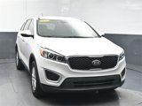 Used 2017 Kia Sorento LX image 2