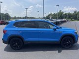 Used 2022 Volkswagen Taos SE w/ Panoramic Sunroof Package image 4