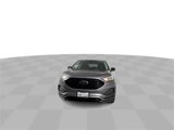 Used 2024 Ford Edge SE w/ Black Appearance Package image 3