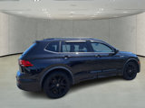 Used 2022 Volkswagen Tiguan SE R-Line image 4