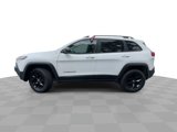 Used 2016 Jeep Cherokee Trailhawk image 5