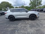 Used 2022 Mitsubishi Outlander SE image 3