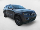 Used 2017 Jeep Grand Cherokee Limited w/ Luxury Group II image 3