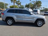 Used 2019 Jeep Grand Cherokee Laredo image 3