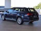Used 2017 Volkswagen Golf Alltrack S image 3