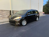 Used 2014 Toyota Sienna XLE image 3