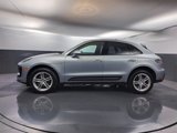 Certified 2022 Porsche Macan image 2