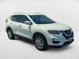 Used 2019 Nissan Rogue SV image 3