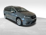Used 2023 Chrysler Pacifica Limited image 4