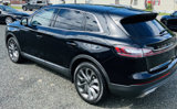 Used 2022 Lincoln Nautilus Reserve image 3