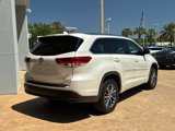 Used 2018 Toyota Highlander XLE image 3