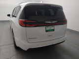 Used 2022 Chrysler Pacifica Touring-L image 6