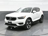 Used 2019 Volvo XC40 T5 Momentum image 2