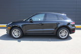 Certified 2021 Porsche Macan image 2
