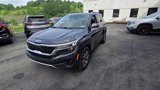 Used 2022 Kia Seltos EX image 2