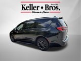 Used 2021 Chrysler Pacifica Touring-L w/ S Appearance Package image 5
