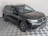 Used 2022 Volkswagen Taos SE w/ Panoramic Sunroof Package image 2