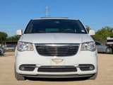 Used 2016 Chrysler Town & Country Touring image 2