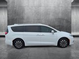 Used 2021 Chrysler Pacifica Touring-L w/ Uconnect Theater Family Group image 4