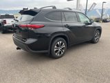 Used 2021 Toyota Highlander XLE image 3