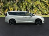 Used 2020 Chrysler Pacifica Touring-L w/ Advanced Safetytec Group image 4