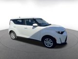 Used 2023 Kia Soul LX image 2
