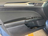 Used 2018 Ford Fusion SE w/ Fusion SE Technology Package image 5