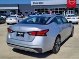 Used 2023 Nissan Altima 2.5 SV image 2