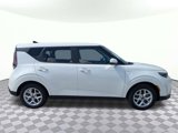 Used 2023 Kia Soul LX w/ LX Technology Package image 2