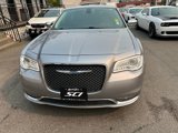 Used 2017 Chrysler 300 C image 3