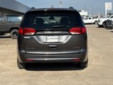Used 2019 Chrysler Pacifica Limited image 4