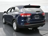 Used 2018 Kia Sorento LX image 4