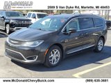 Used 2018 Chrysler Pacifica Touring-L w/ Tire & Wheel Group image 2