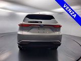 Used 2022 Toyota Venza image 4