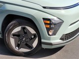 Used 2024 Hyundai Kona SE image 3