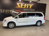 Used 2015 Chrysler Town & Country Touring image 3