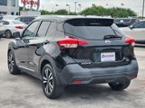 Used 2018 Nissan Kicks SR image 4