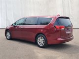 Used 2017 Chrysler Pacifica Touring image 3