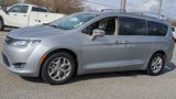 Used 2018 Chrysler Pacifica Limited image 4