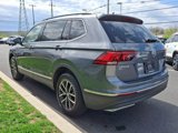 Used 2020 Volkswagen Tiguan SE w/ Panoramic Sunroof Package image 4