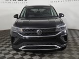 Used 2022 Volkswagen Taos SE image 2