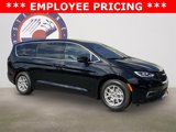 New 2025 Chrysler Pacifica Select image 1